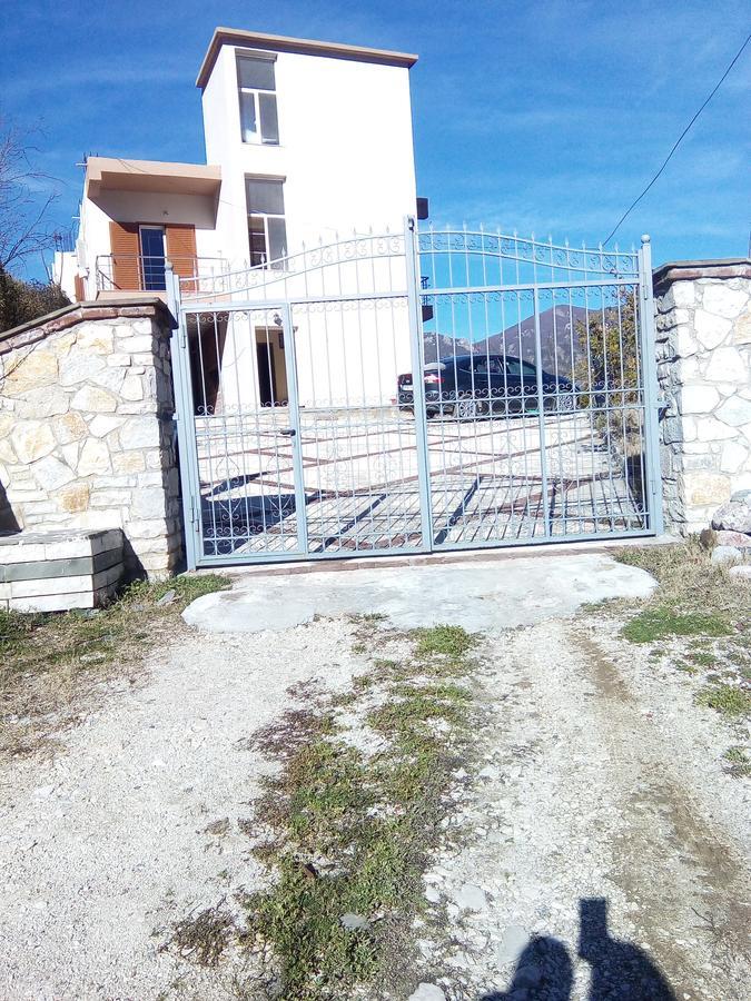 Eagle House * Përmet
